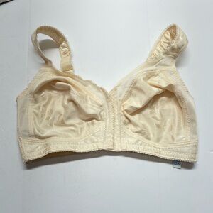 😍Playtex Cream Wireless Bra Soft Comfort